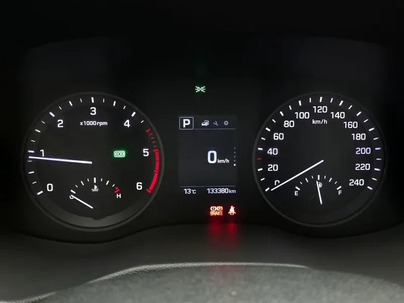 Hyundai Tucson 2.0 - САМО 30% АВАНС, снимка 8 - Автомобили и джипове - 56065854