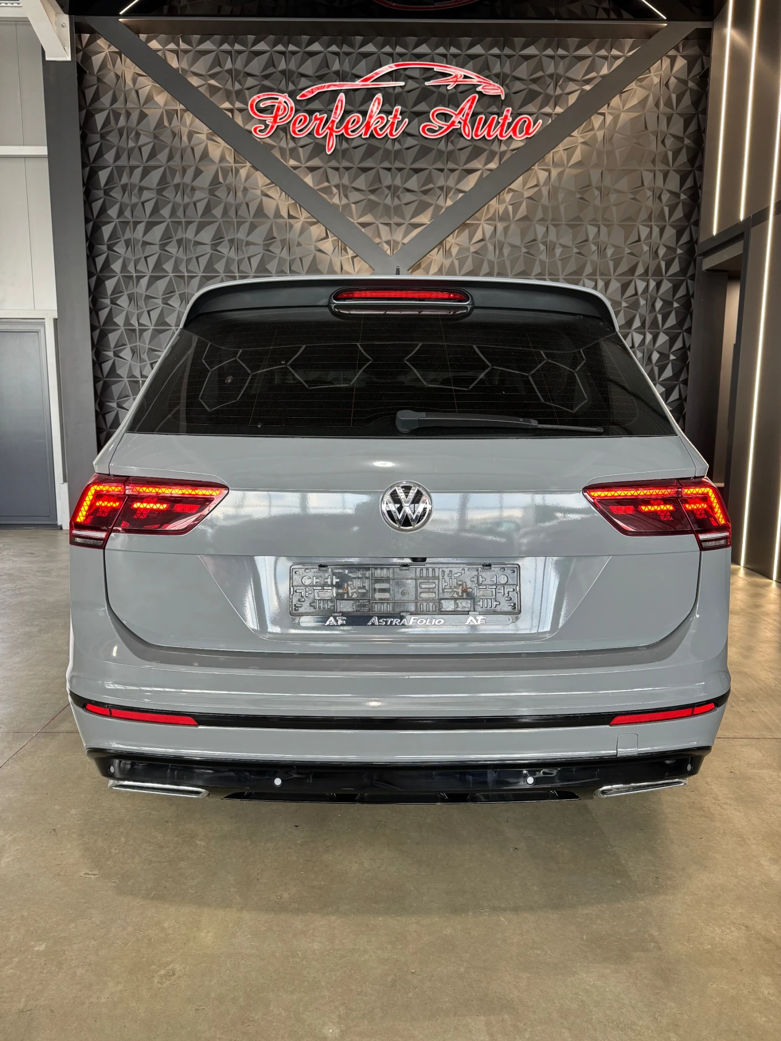 VW Tiguan 4 MOTION * R LINE * 6+ 1 места * DYNAUDIO - изображение 4