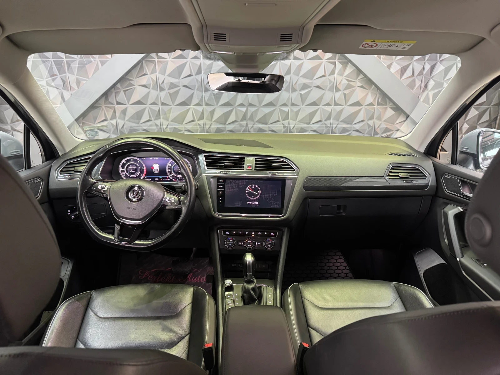 VW Tiguan 4 MOTION * R LINE * 6+ 1 места * DYNAUDIO - изображение 6