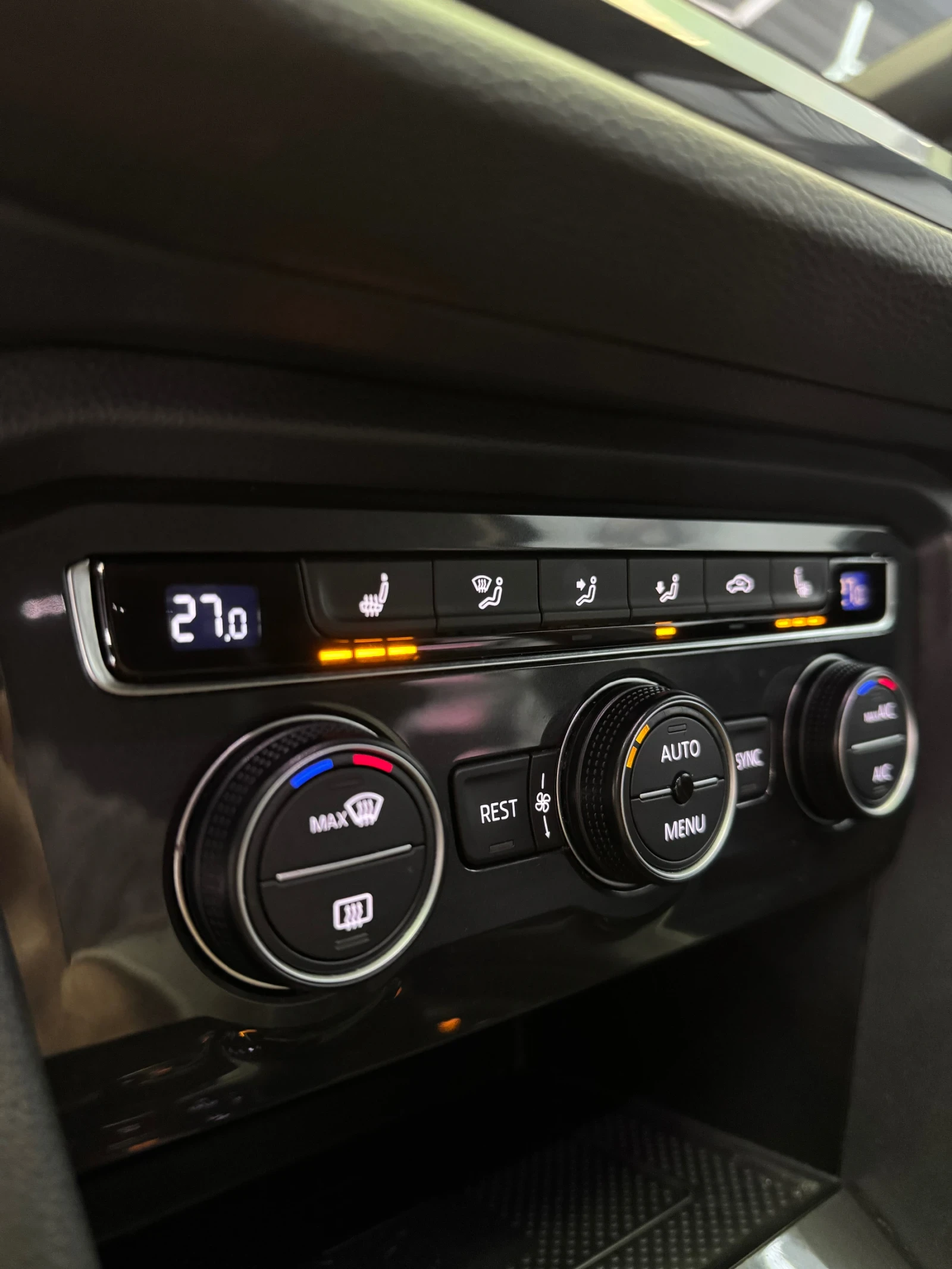 VW Tiguan 4 MOTION * R LINE * 6+ 1 места * DYNAUDIO - изображение 10