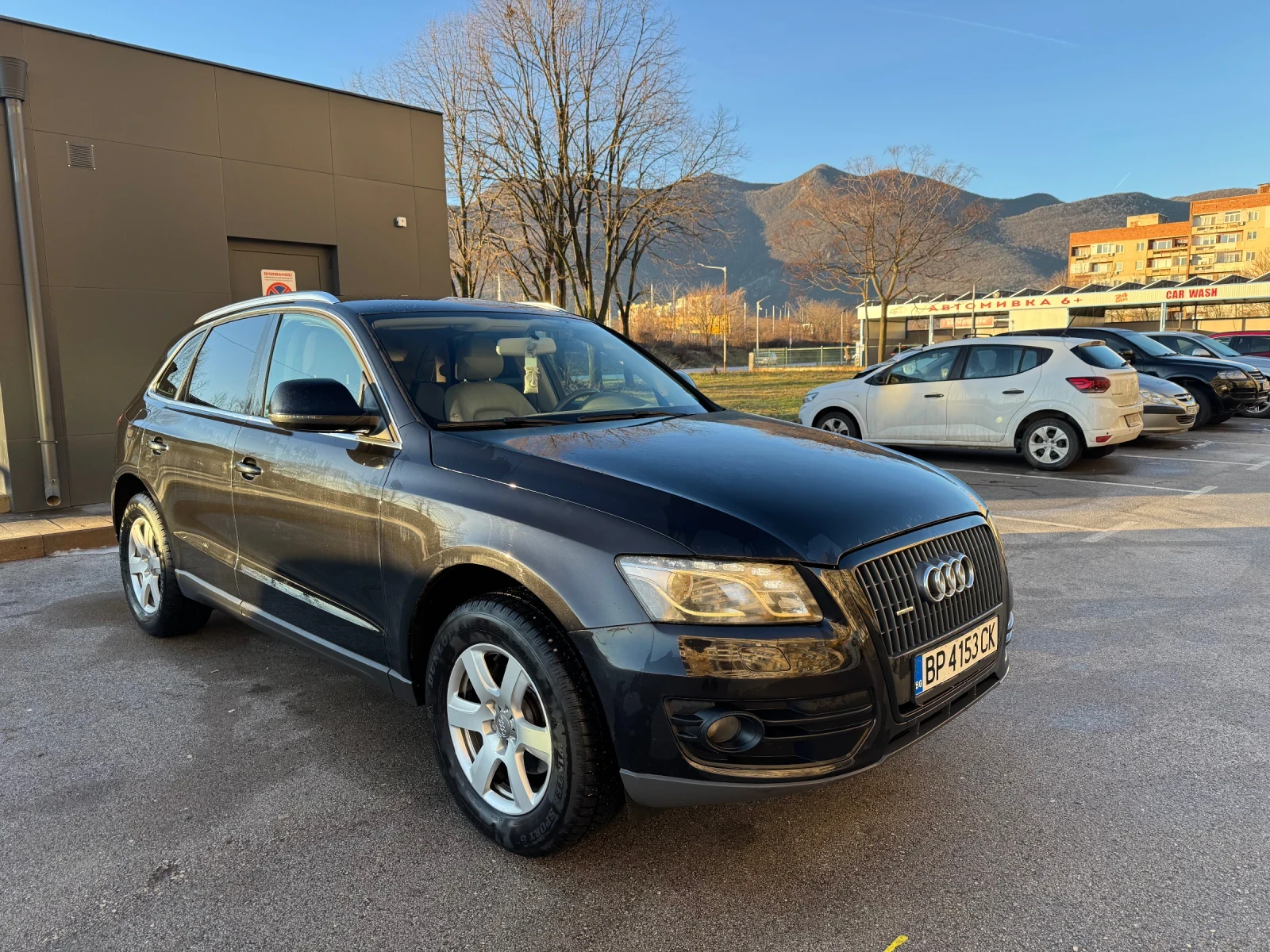 Audi Q5 2.0 с Газ, снимка 3 - Автомобили и джипове - 53502940