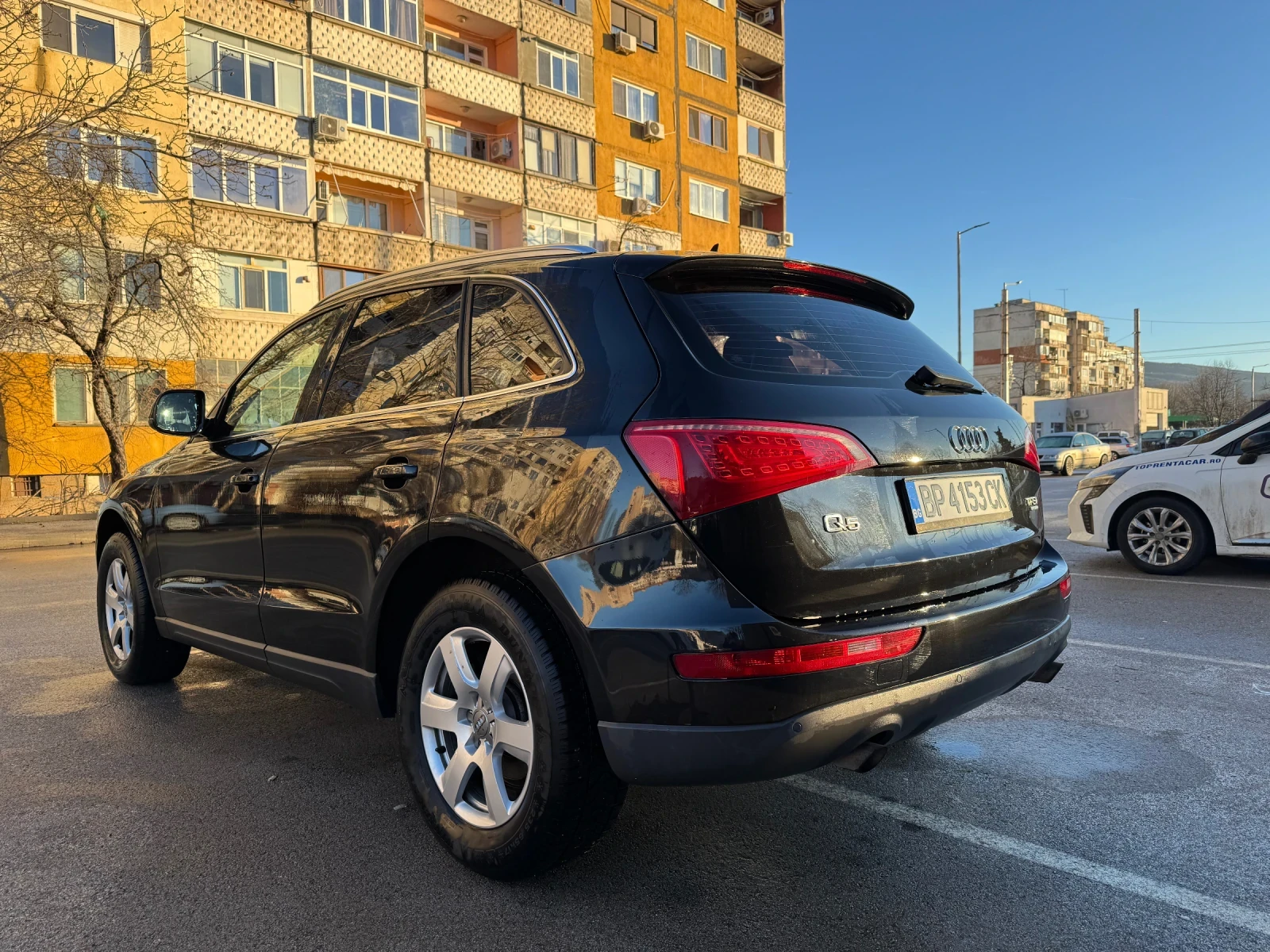 Audi Q5 2.0 с Газ, снимка 5 - Автомобили и джипове - 53502940