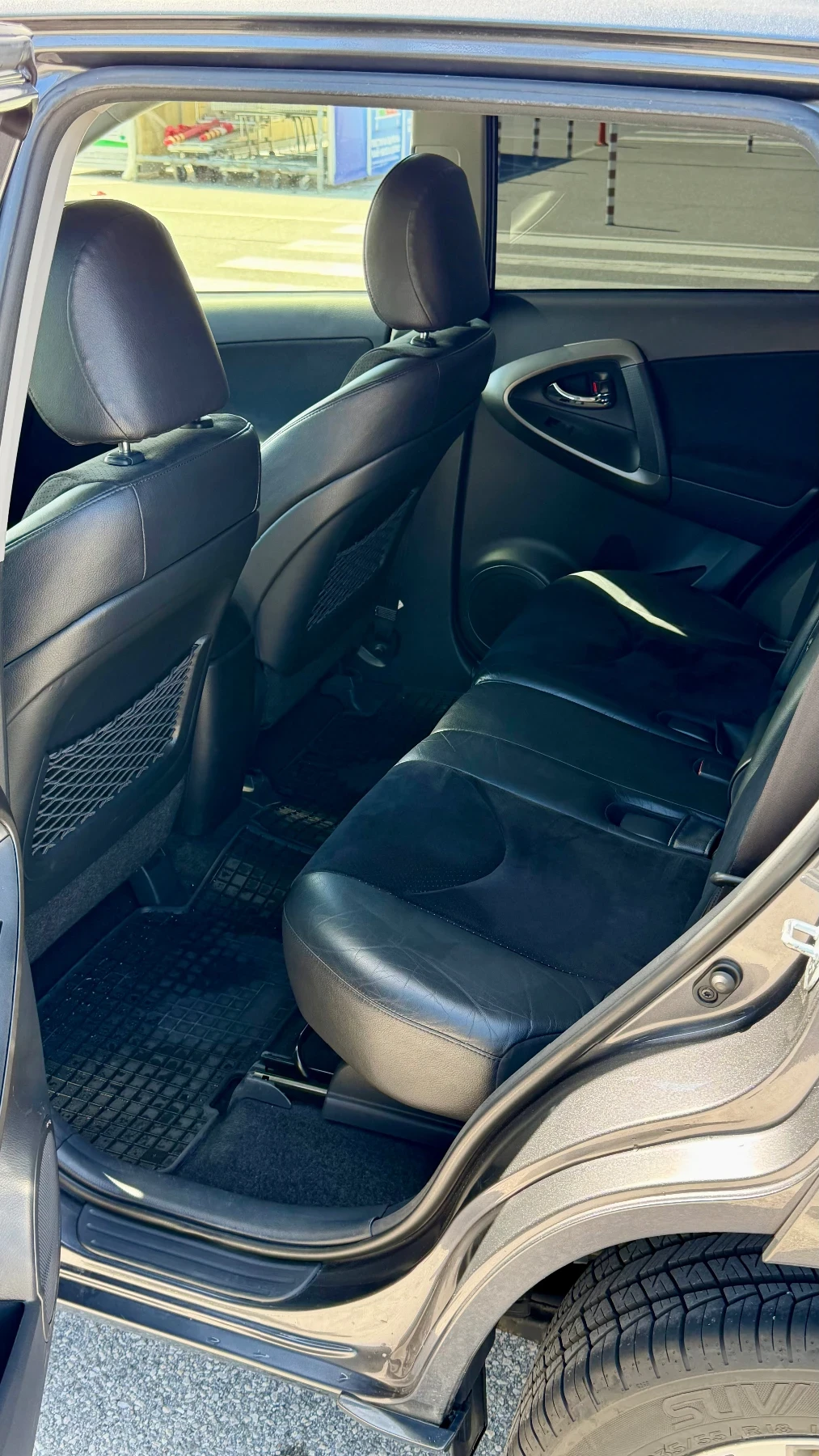 Toyota Rav4 2.2 150к.с Exclusive, снимка 10 - Автомобили и джипове - 54102504