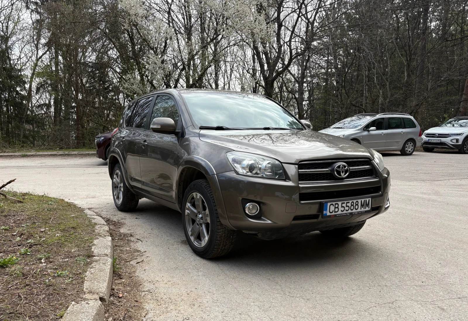Toyota Rav4 2.2 D-CAT, снимка 3 - Автомобили и джипове - 54254357