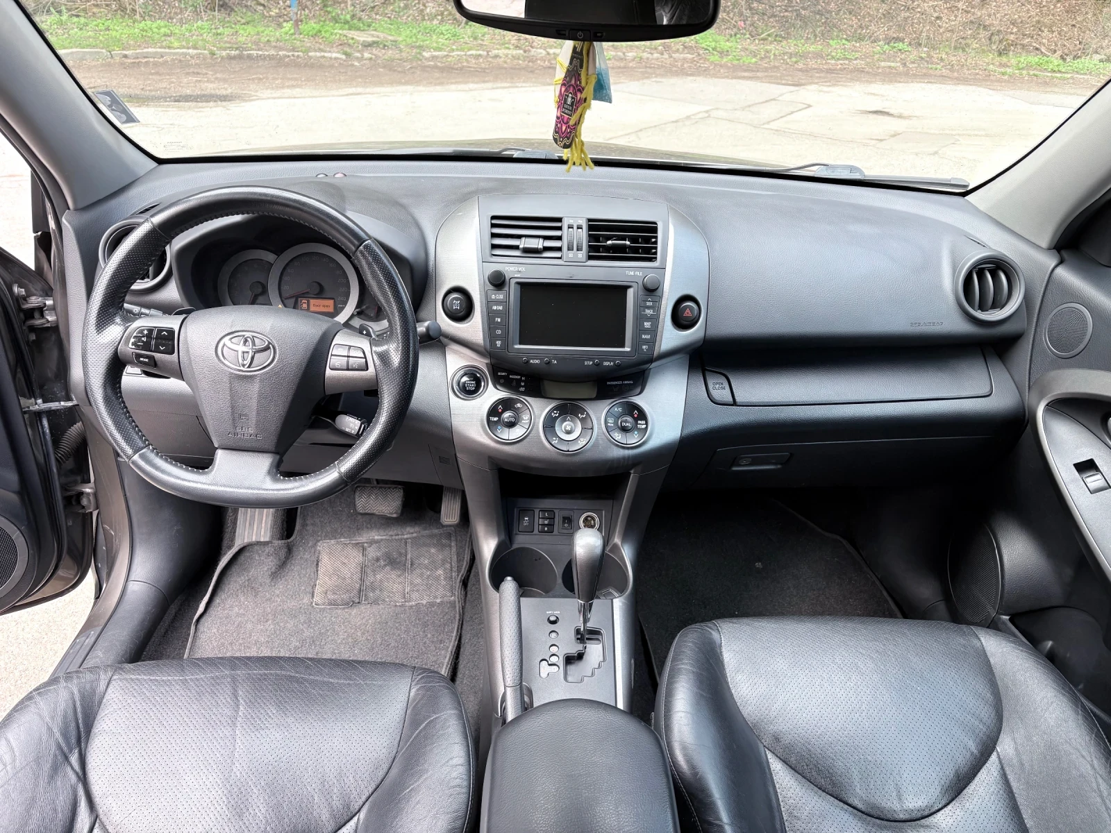 Toyota Rav4 2.2 D-CAT, снимка 12 - Автомобили и джипове - 54254357