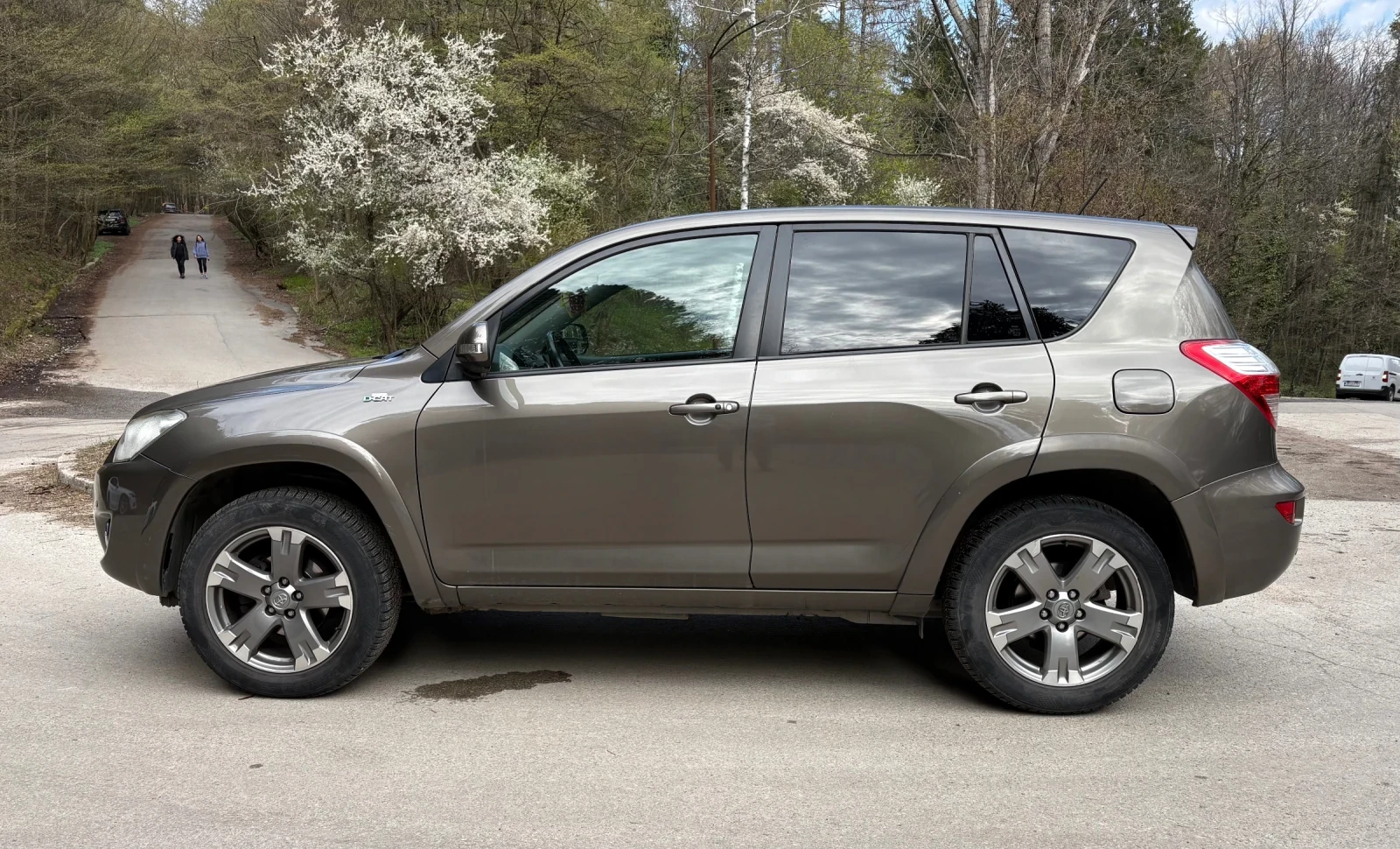 Toyota Rav4 2.2 D-CAT, снимка 8 - Автомобили и джипове - 54254357