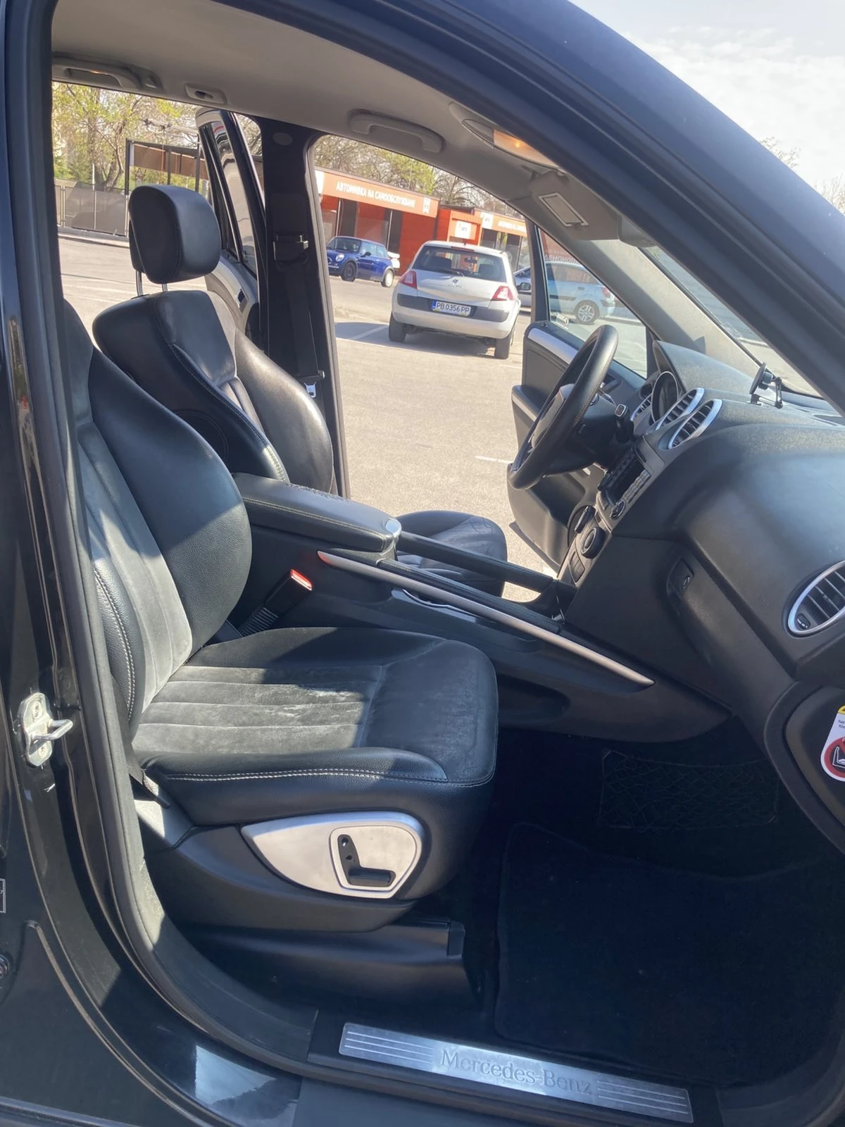 Mercedes-Benz ML 320 Cdi Реални км Перфектен, снимка 8 - Автомобили и джипове - 54385970