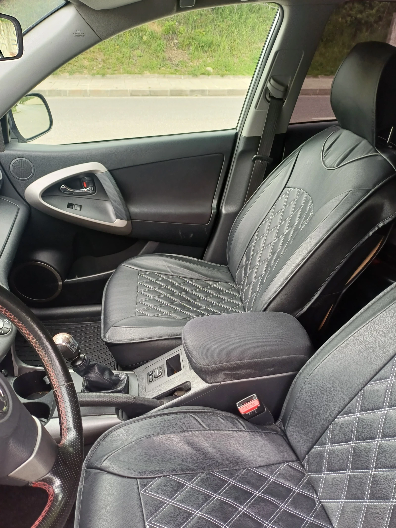 Toyota Rav4, снимка 8 - Автомобили и джипове - 54389595