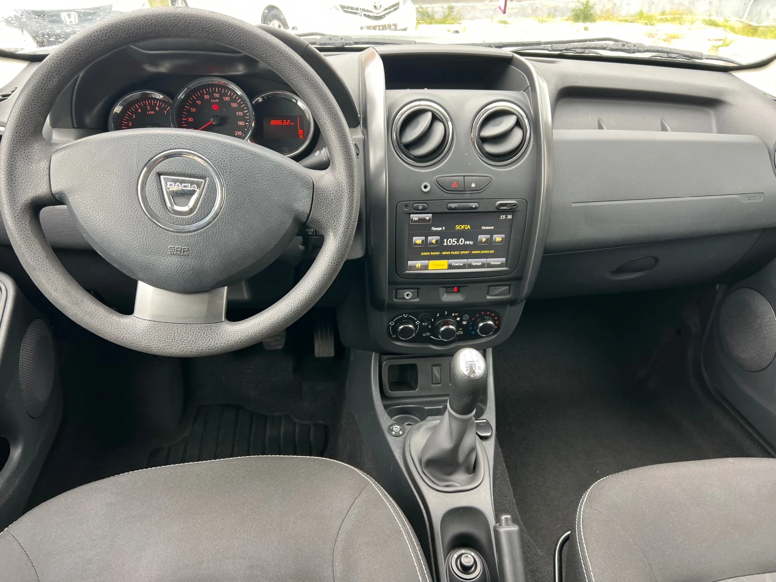 Dacia Duster 1.6-Газов инжекцион!, снимка 10 - Автомобили и джипове - 54389713