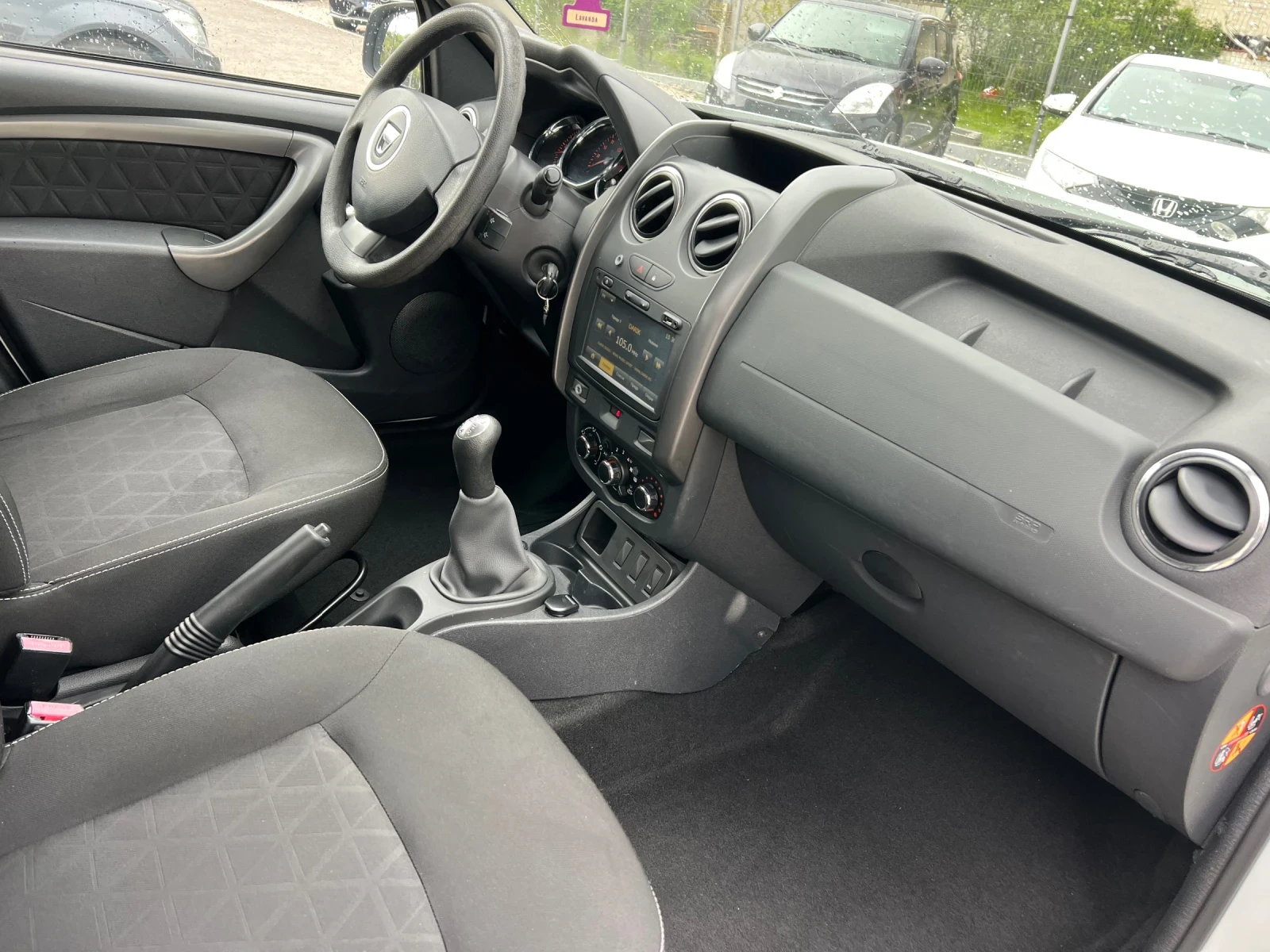 Dacia Duster 1.6-Газов инжекцион!, снимка 12 - Автомобили и джипове - 54389713