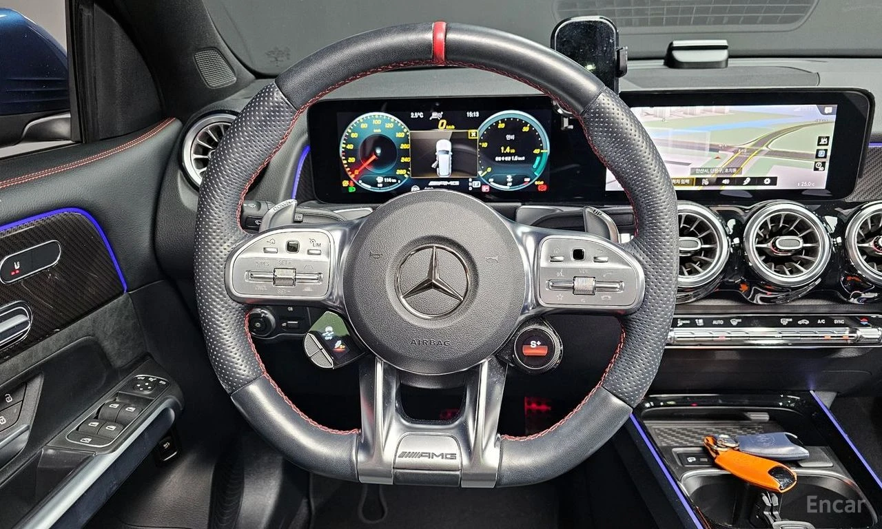 Mercedes-Benz GLB35AMG 4MATIC* ПОДГРЕВ* НАВИГАЦИЯ* 2 КЛЮЧА, снимка 4 - Автомобили и джипове - 54944667