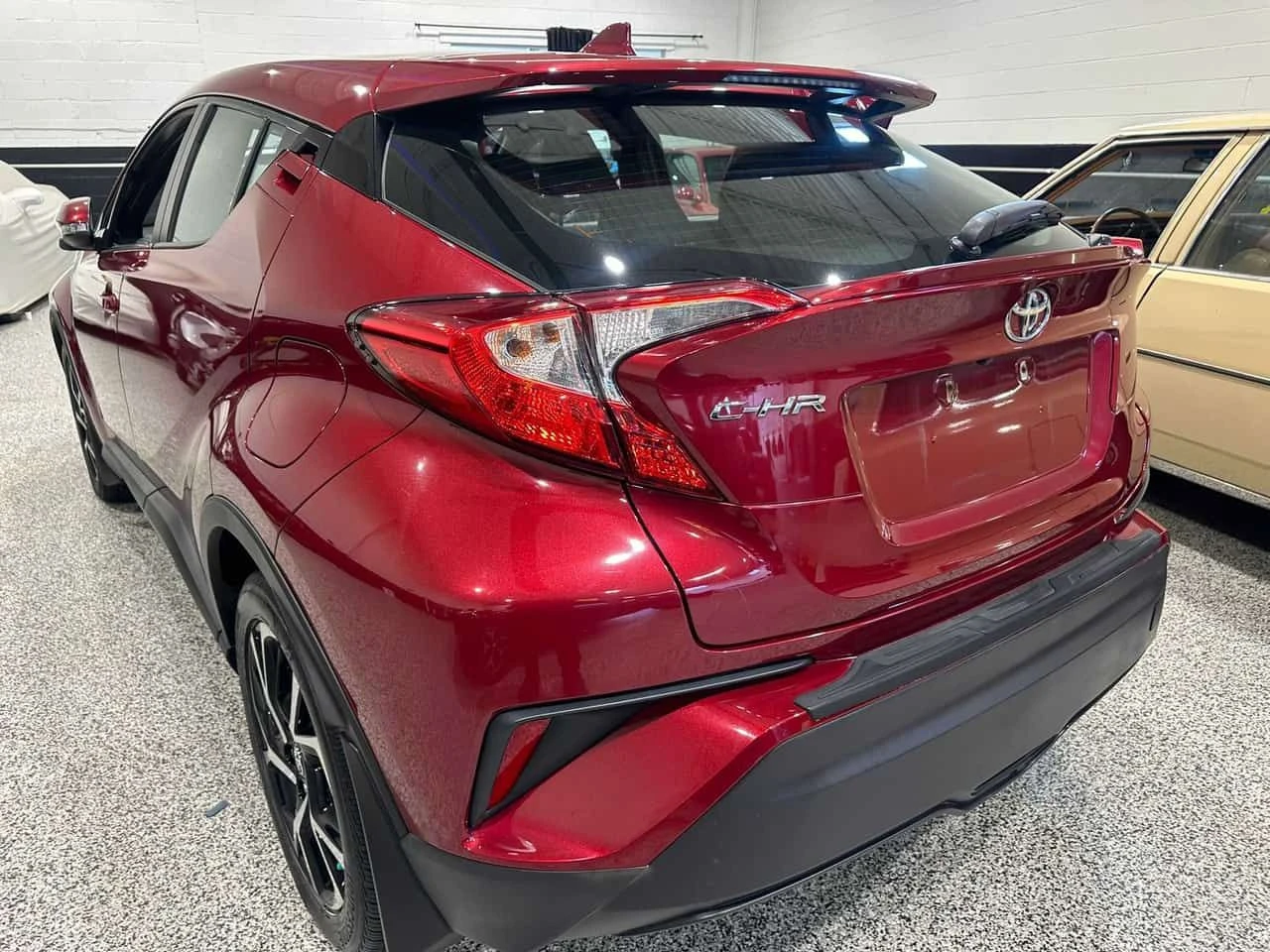 Toyota C-HR * XLE * АВТОКРЕДИТ БЕЗ ПЪРВОНАЧАЛНА ВНОСКА* , снимка 2 - Автомобили и джипове - 55183311