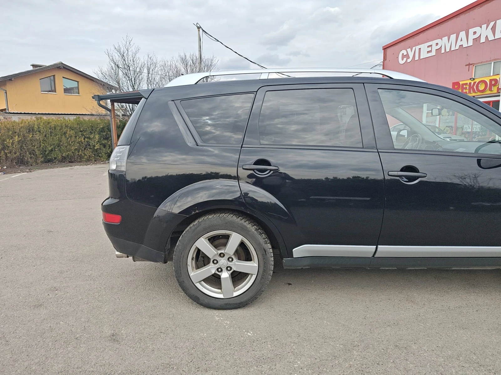 Mitsubishi Outlander, снимка 4 - Автомобили и джипове - 55789811