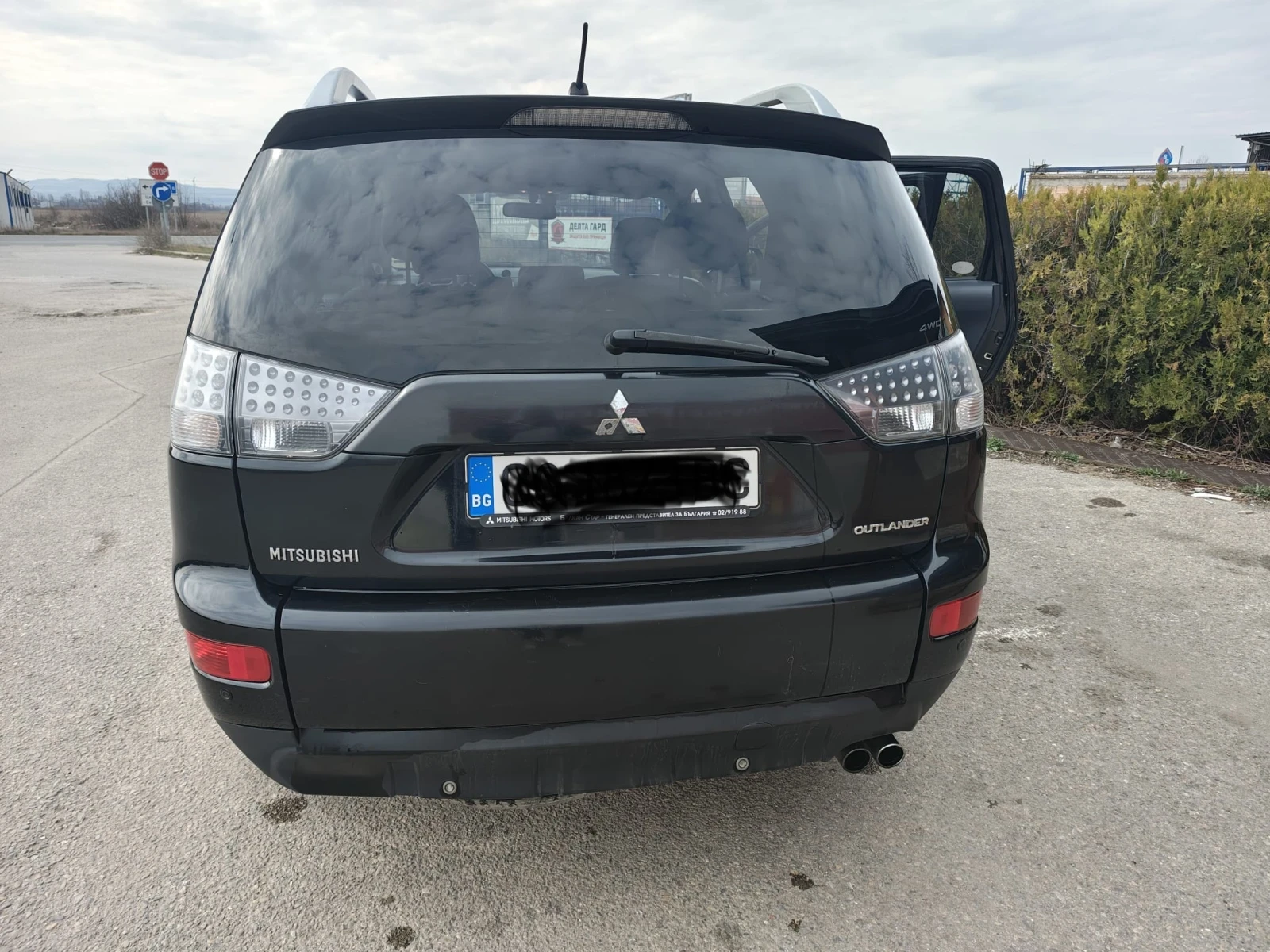 Mitsubishi Outlander, снимка 2 - Автомобили и джипове - 55789811