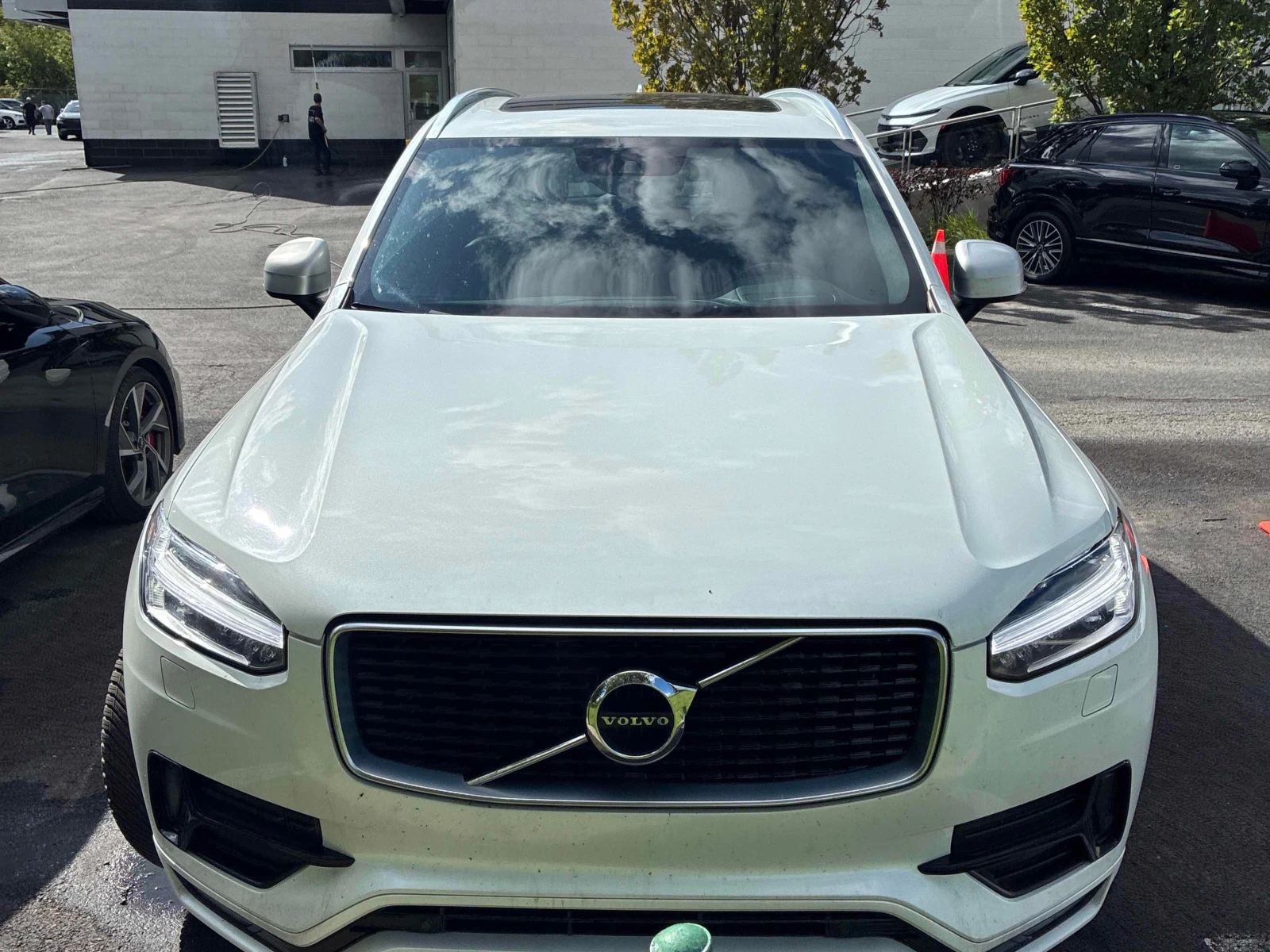 Volvo Xc90 R Design T6 / DISTRONIC / PANO / MEMORY , снимка 2 - Автомобили и джипове - 56084304