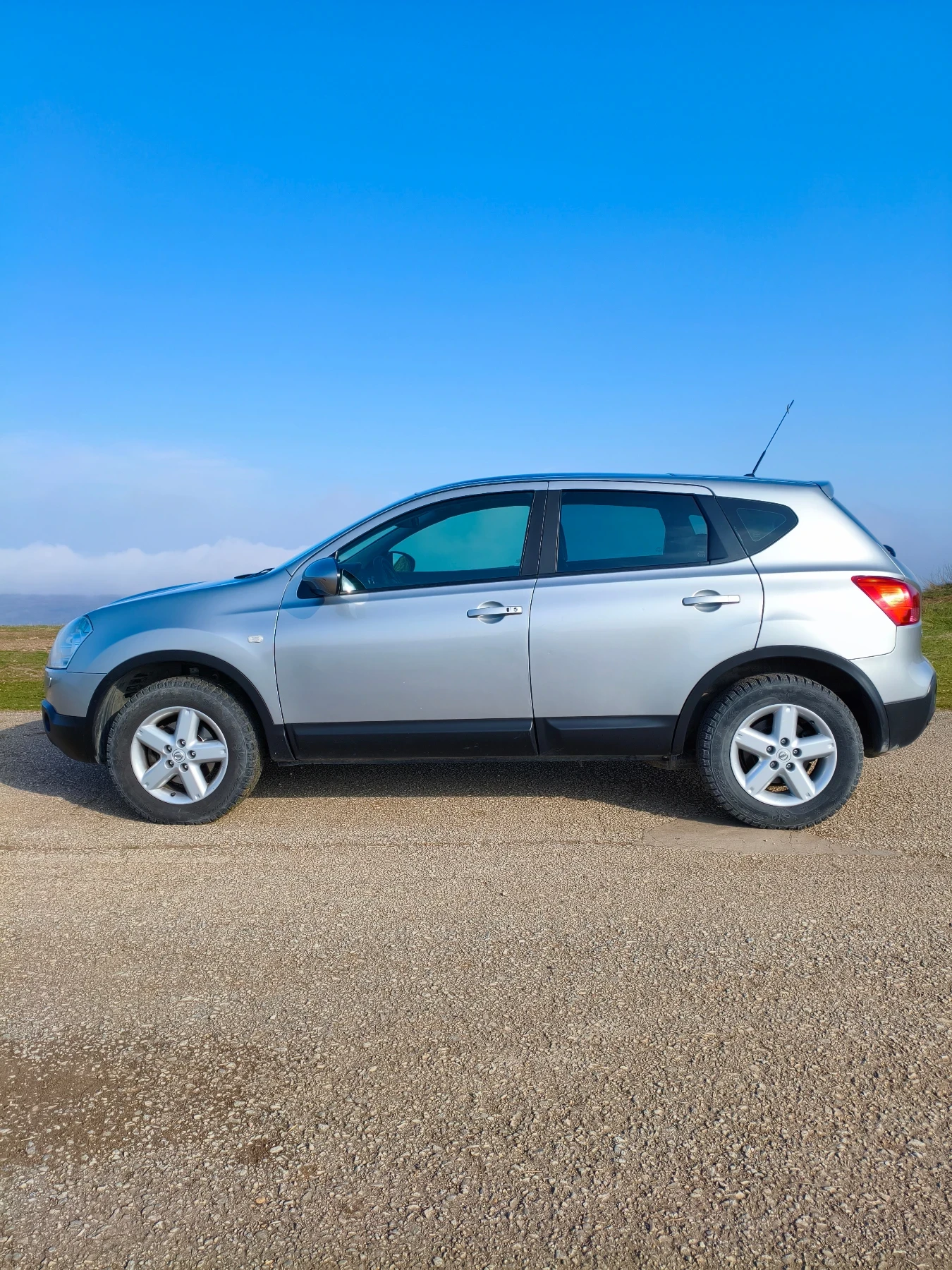 Nissan Qashqai 2.0i Газ/Бензин, снимка 5 - Автомобили и джипове - 56226546