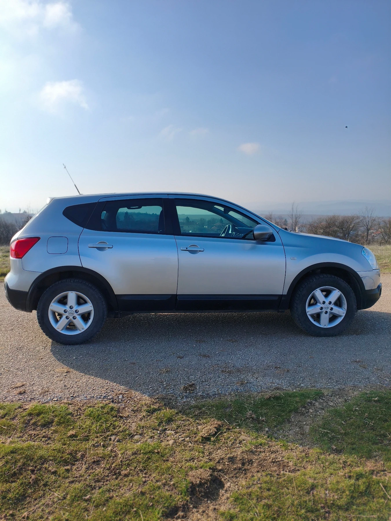 Nissan Qashqai 2.0i Газ/Бензин, снимка 6 - Автомобили и джипове - 56226546