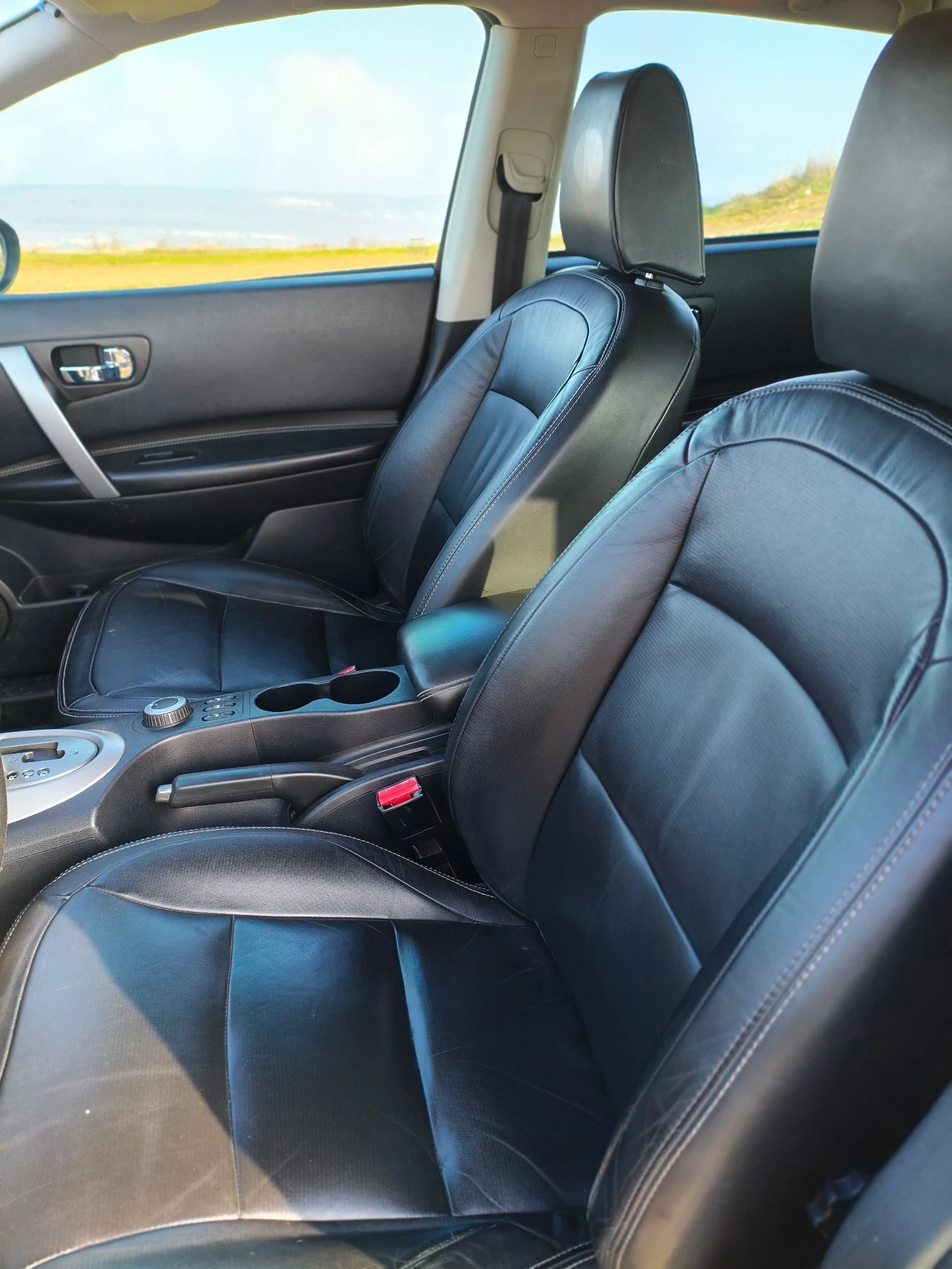 Nissan Qashqai 2.0i Газ/Бензин, снимка 8 - Автомобили и джипове - 56226546