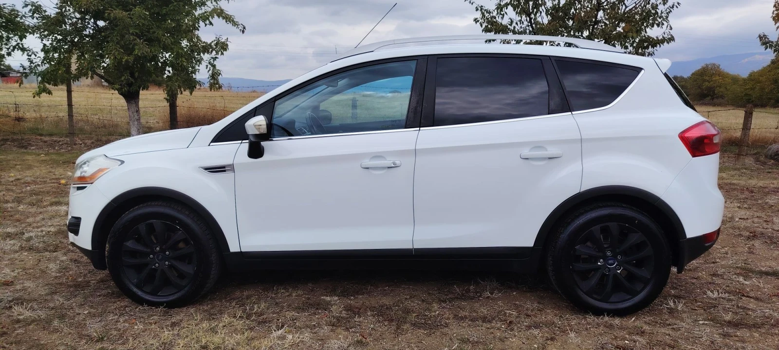 Ford Kuga 2.5T-200к.с, снимка 8 - Автомобили и джипове - 56552229