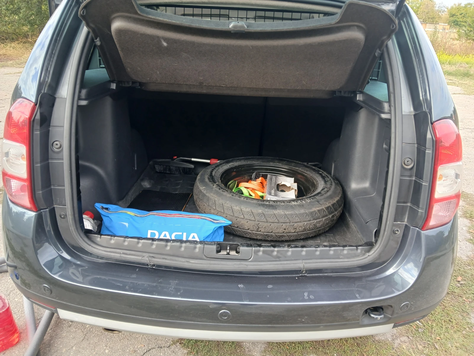 Dacia Duster, снимка 8 - Автомобили и джипове - 56745090