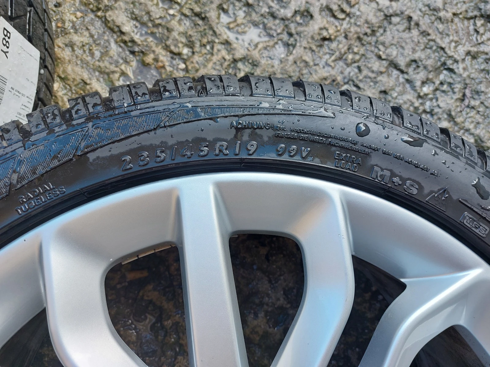    235/45R19 | Mobile.bg   5