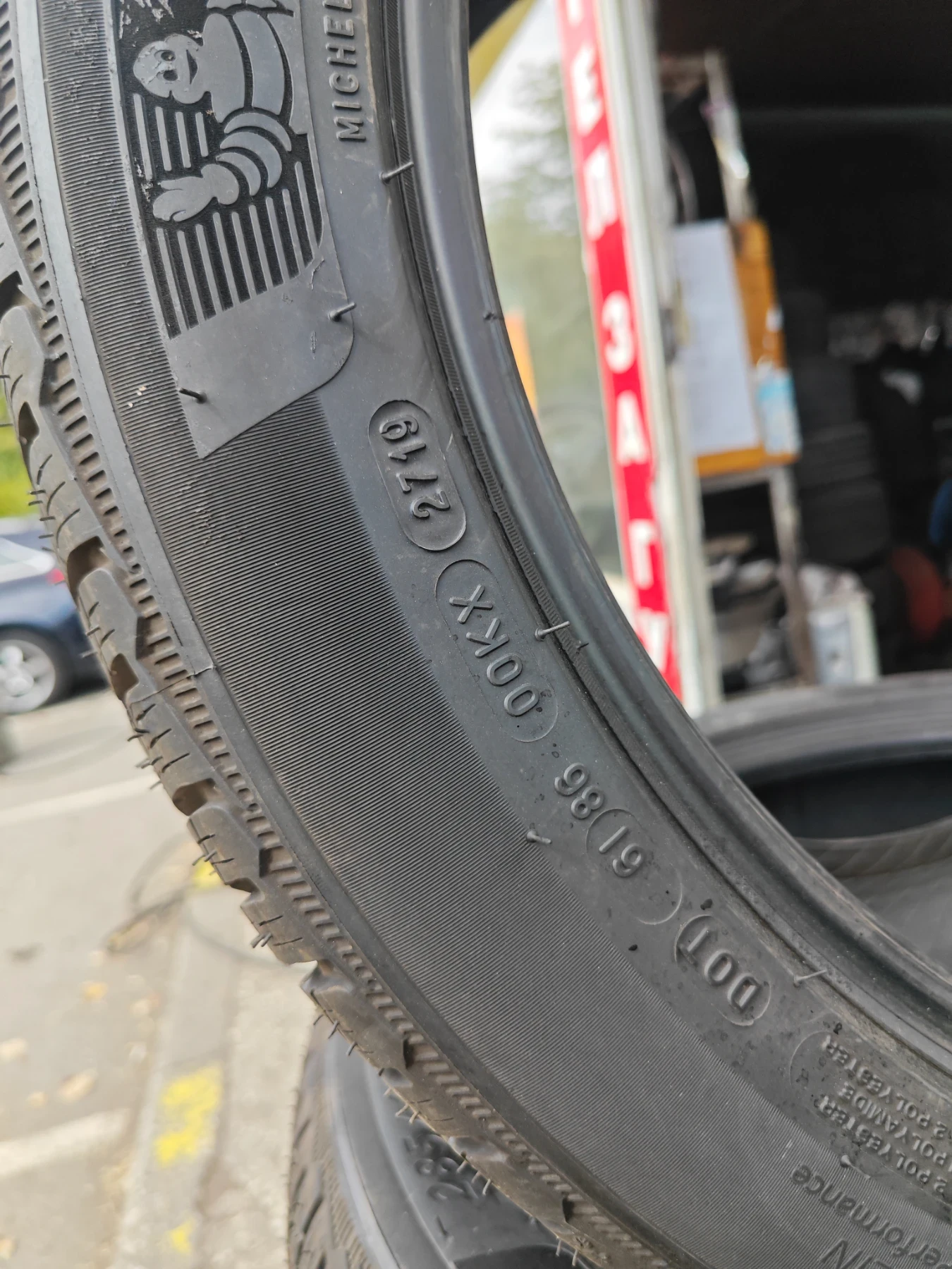 Гуми Зимни 285/40R19, снимка 4 - Гуми и джанти - 56358975
