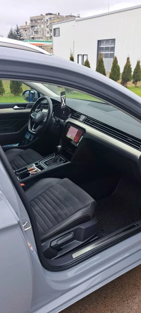 VW Passat 2.0 TDi Hingline, снимка 17