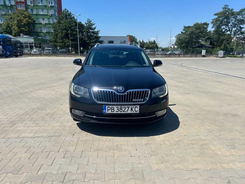 Skoda Superb, снимка 1 - Автомобили и джипове - 47125509