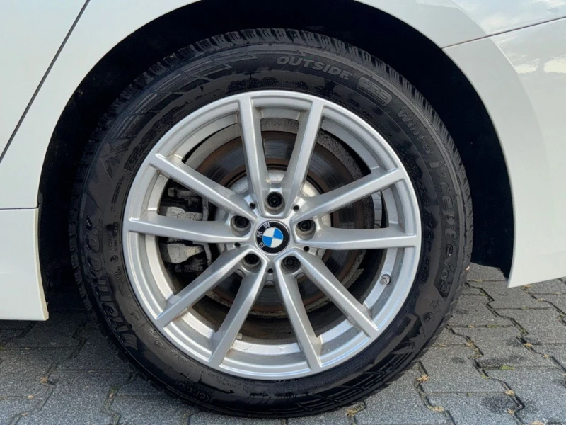 BMW 330 i xDrive = M-Sport= Гаранция, снимка 4 - Автомобили и джипове - 47628091