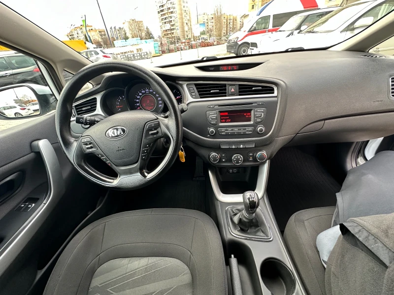 Kia Ceed 1.4 / 105 kc, снимка 15 - Автомобили и джипове - 48318004