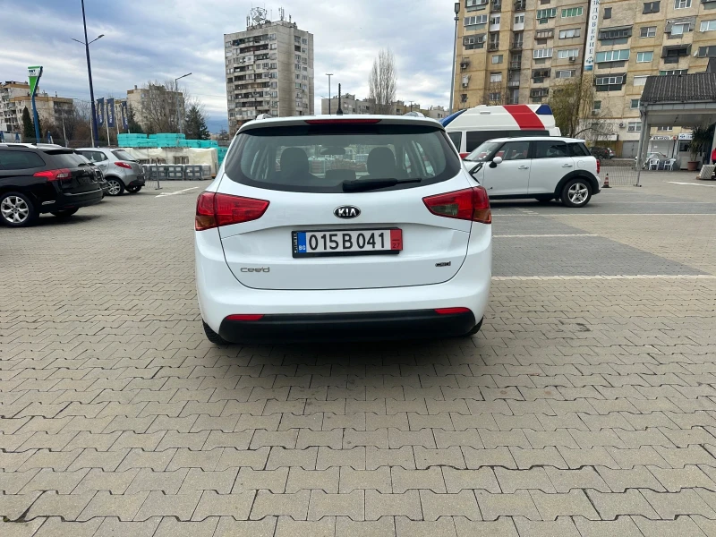 Kia Ceed 1.4 / 105 kc, снимка 5 - Автомобили и джипове - 48318004