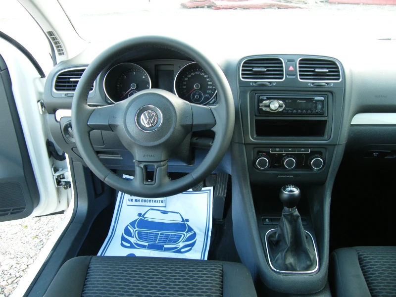 VW Golf 1.6TDI, снимка 10 - Автомобили и джипове - 49326234