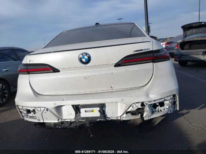 BMW i7 U All Wheel Drive, снимка 8 - Автомобили и джипове - 49436898