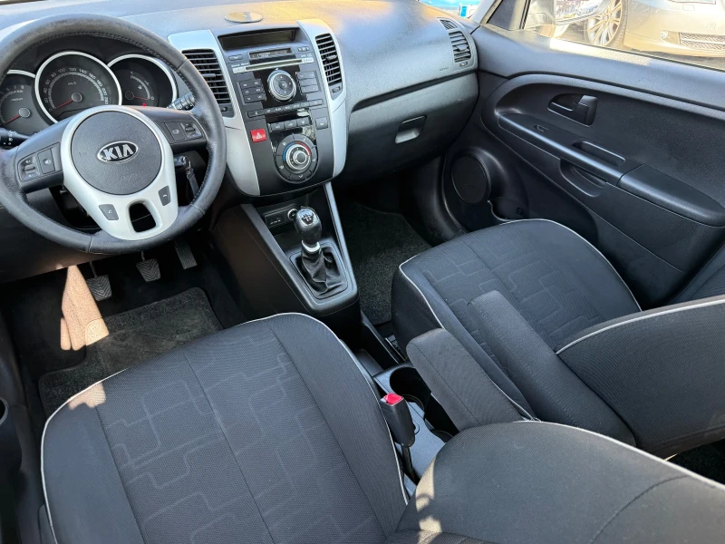 Kia Venga 1.4i ГАЗ, снимка 9 - Автомобили и джипове - 49451749