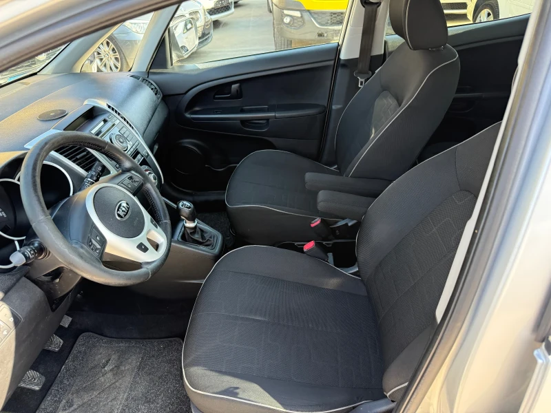 Kia Venga 1.4i ГАЗ, снимка 8 - Автомобили и джипове - 49451749