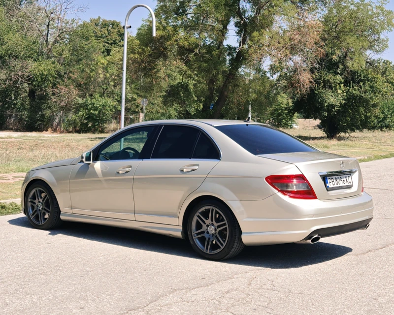 Mercedes-Benz C 350 Avantgarde AMG Pack, снимка 7 - Автомобили и джипове - 51549113