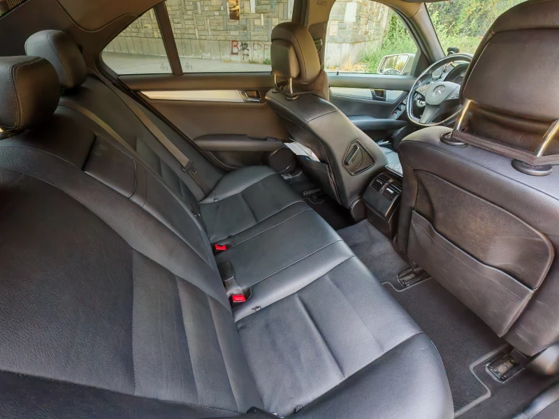 Mercedes-Benz C 350 Avantgarde AMG Pack, снимка 11 - Автомобили и джипове - 51549113