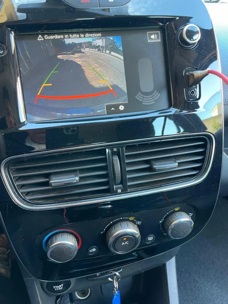 Renault Clio dCi 8V 90 CV 5P Moschino Intens (66 kw) Euro 6, снимка 16 - Автомобили и джипове - 52191530