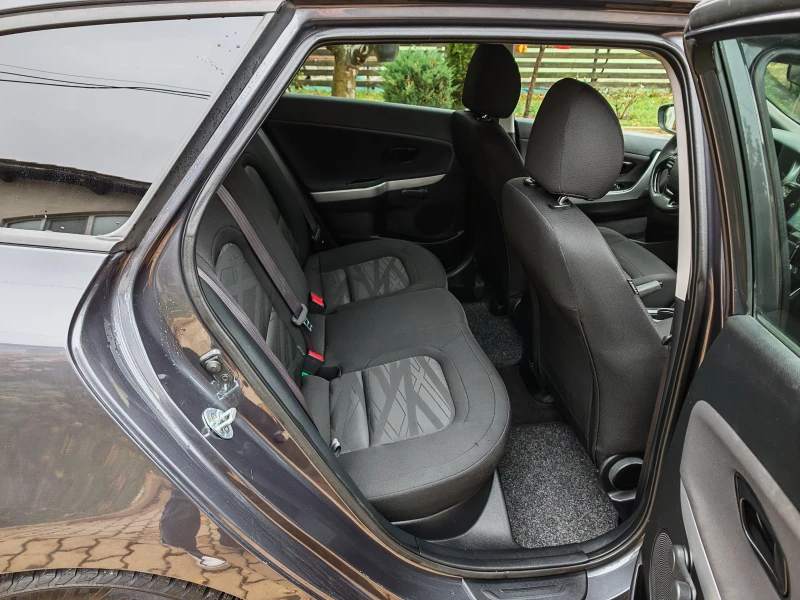 Kia Ceed 1.6CRDI-КАМЕРА, снимка 9 - Автомобили и джипове - 52295232