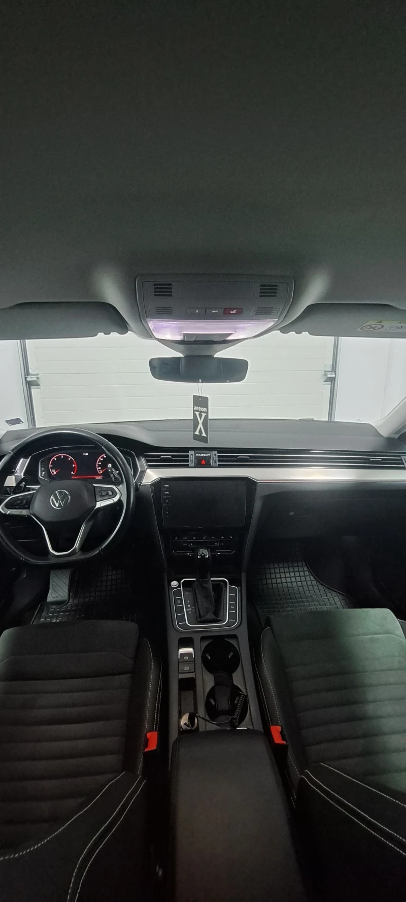 VW Passat 2.0 TDi Hingline, снимка 10 - Автомобили и джипове - 53221095