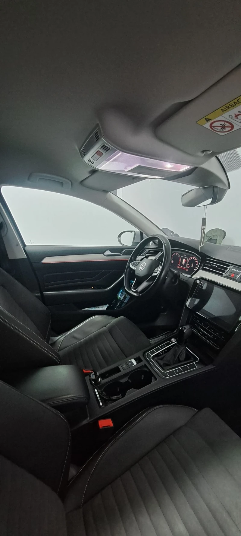 VW Passat 2.0 TDi Hingline, снимка 6 - Автомобили и джипове - 53221095