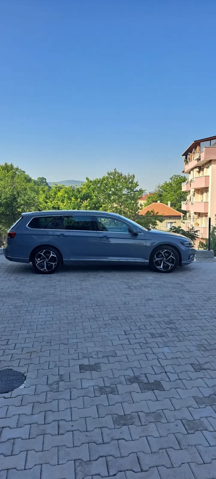 VW Passat 2.0 TDi Hingline, снимка 2 - Автомобили и джипове - 53221095