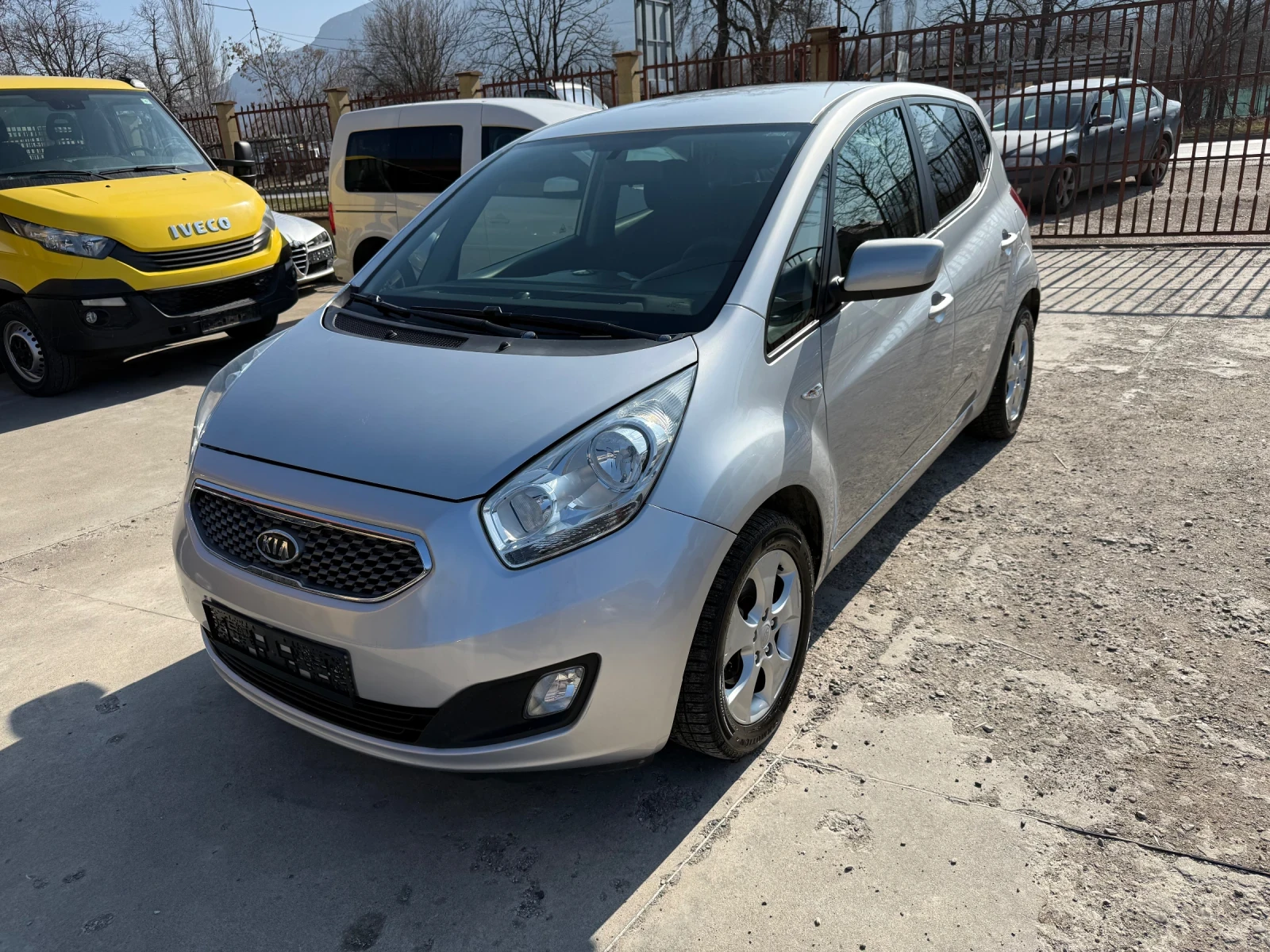 Kia Venga 1.4i ГАЗ, снимка 1