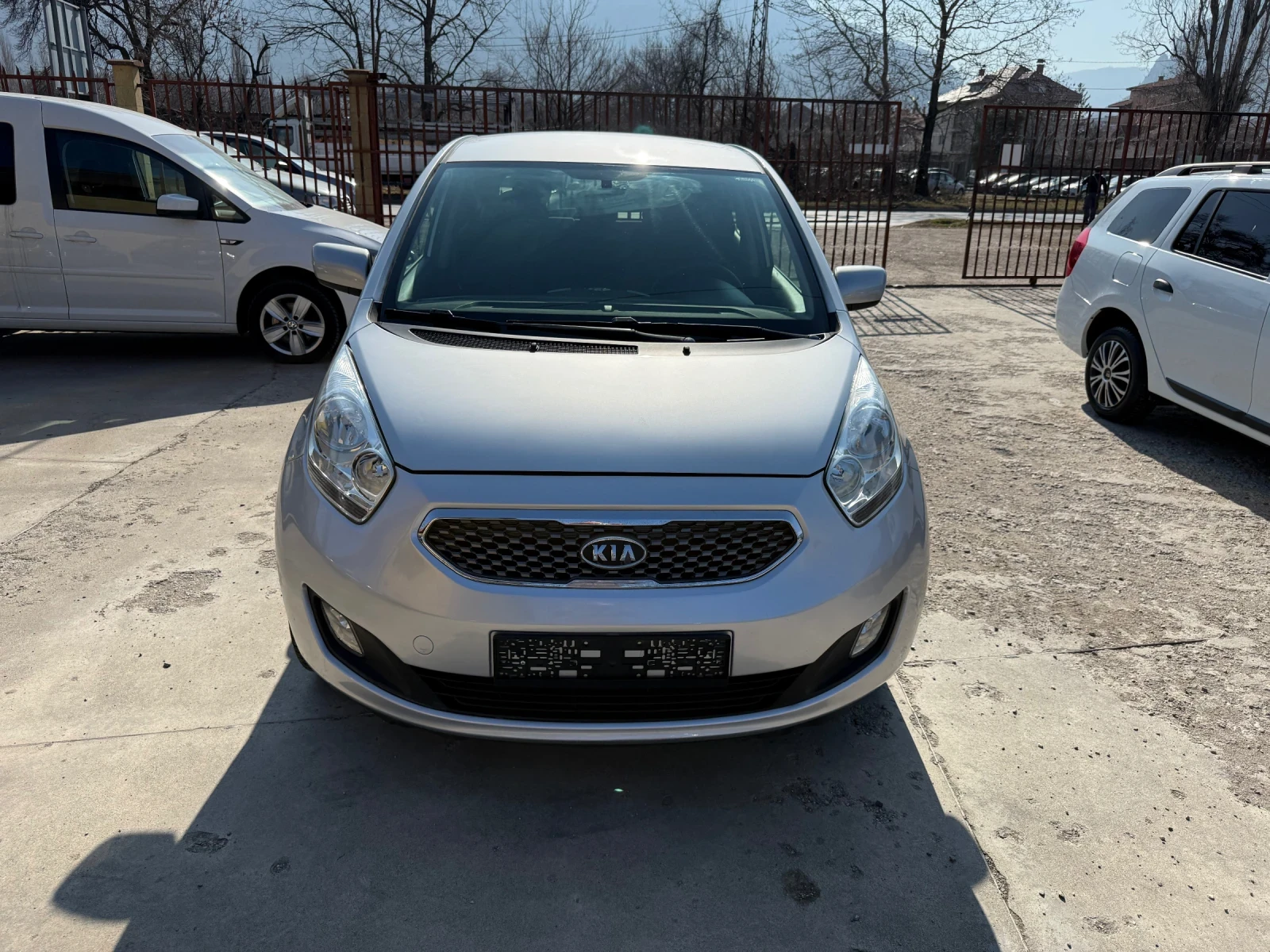 Kia Venga 1.4i ГАЗ - изображение 3