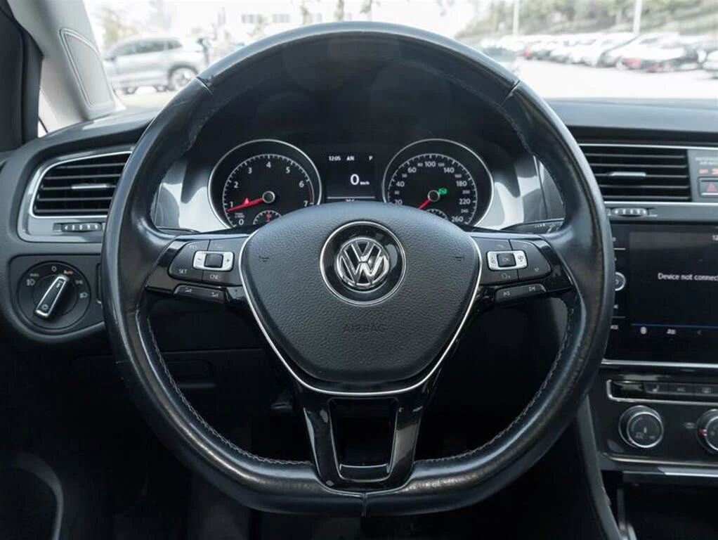 VW Golf * АВТО КРЕДИТ* ЦЕНА ДО БГ * СЕРВИЗНА ИСТОРИЯ *  - изображение 8