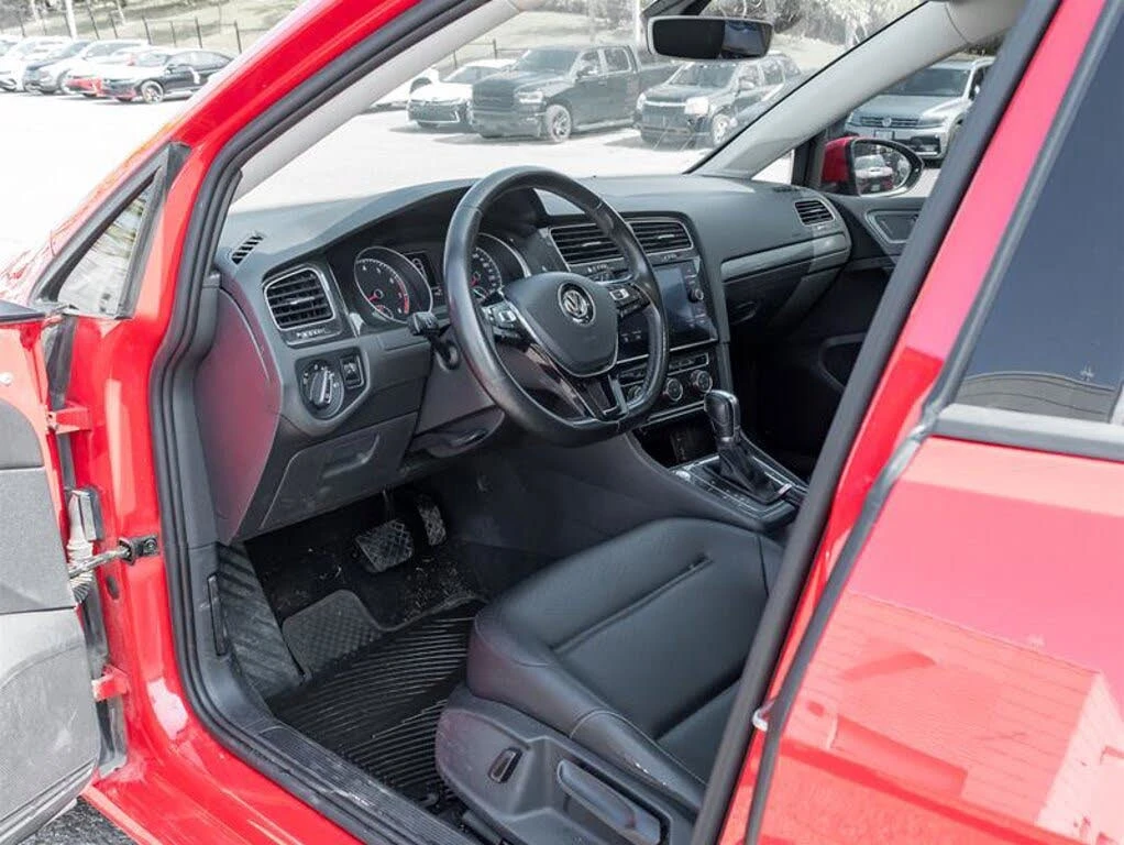 VW Golf * АВТО КРЕДИТ* ЦЕНА ДО БГ * СЕРВИЗНА ИСТОРИЯ *  - изображение 6