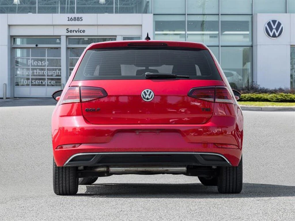 VW Golf * АВТО КРЕДИТ* ЦЕНА ДО БГ * СЕРВИЗНА ИСТОРИЯ *  - изображение 4