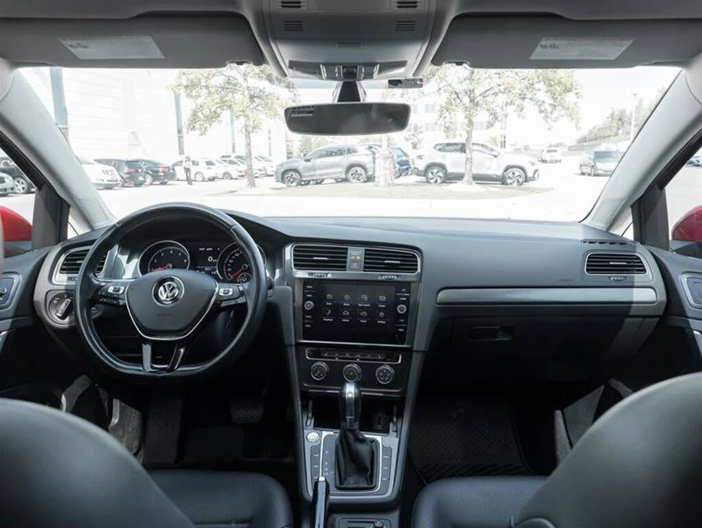 VW Golf * АВТО КРЕДИТ* ЦЕНА ДО БГ * СЕРВИЗНА ИСТОРИЯ *  - изображение 7