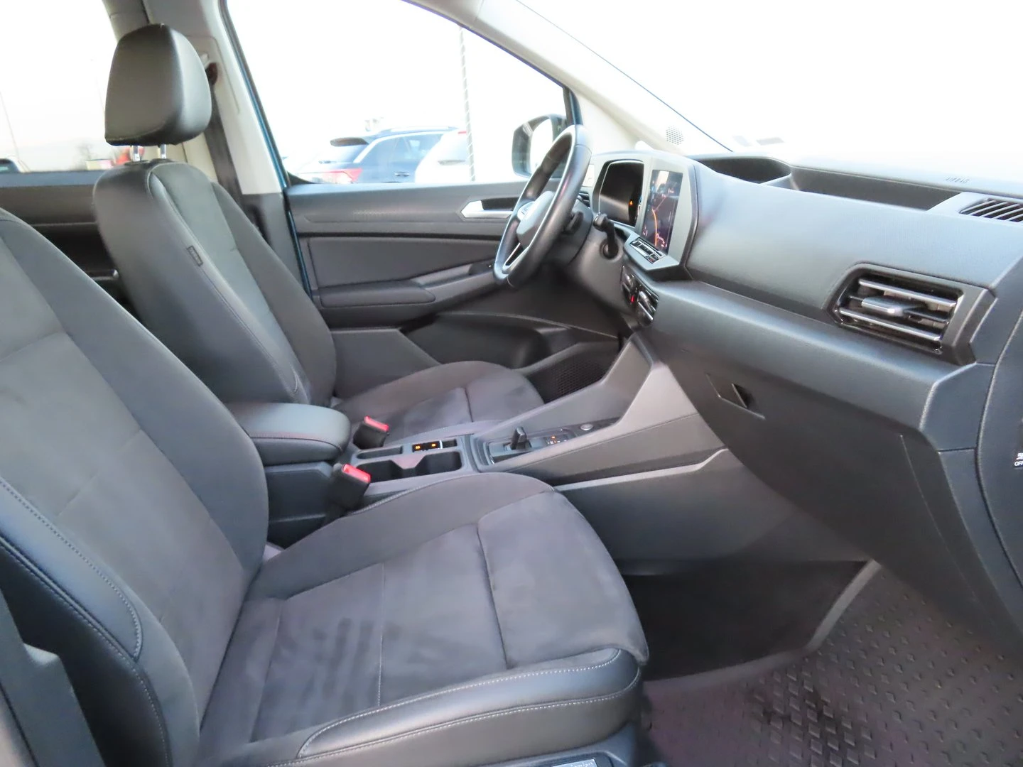 VW Caddy Life Maxi TDI 7 места - изображение 6