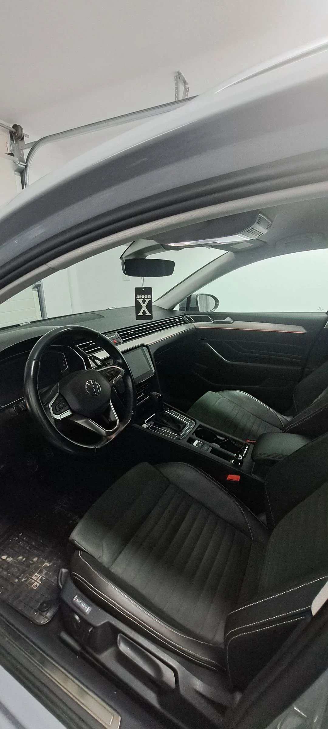 VW Passat 2.0 TDi Hingline - изображение 7